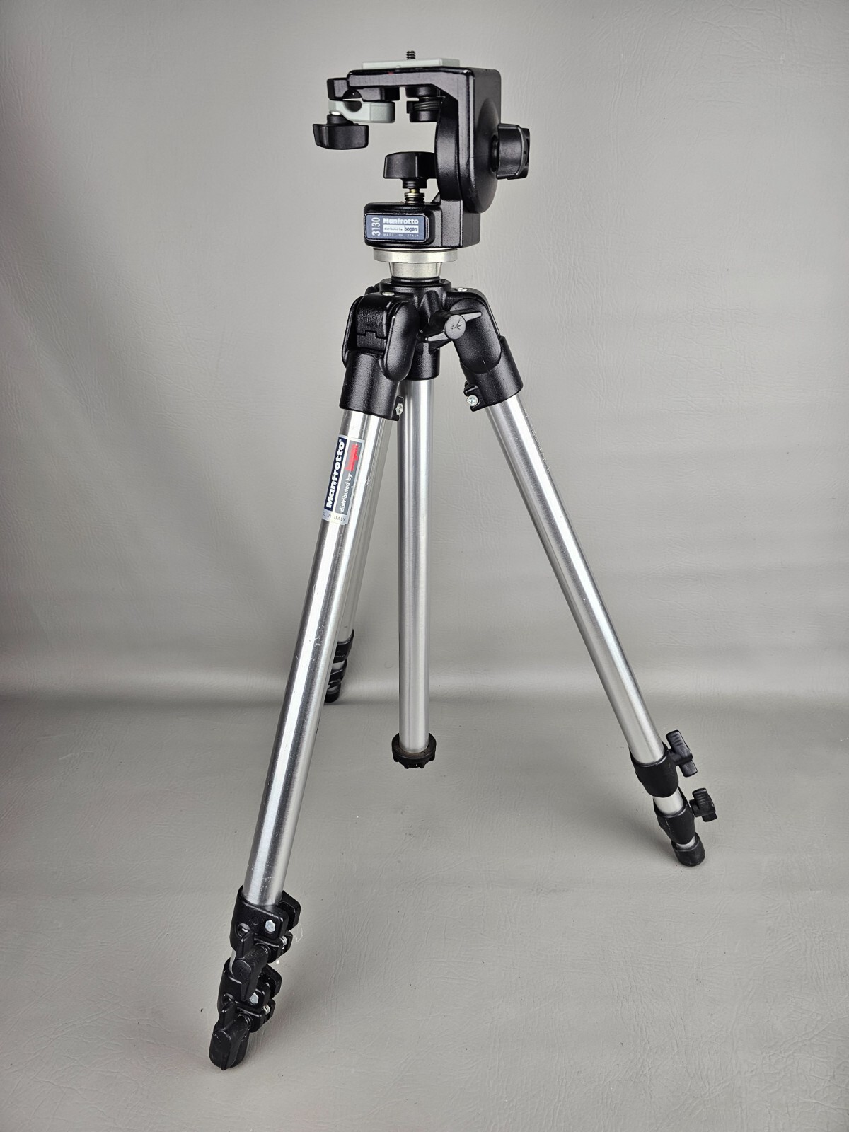 Buy TRIPOD for USD 210.00 | BRIEFING