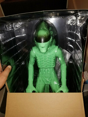 SDCC 2014 Gentle Giant 24'' Alien Glow-In-The-Dark Jumbo Vintage Exclusive RIPLEY