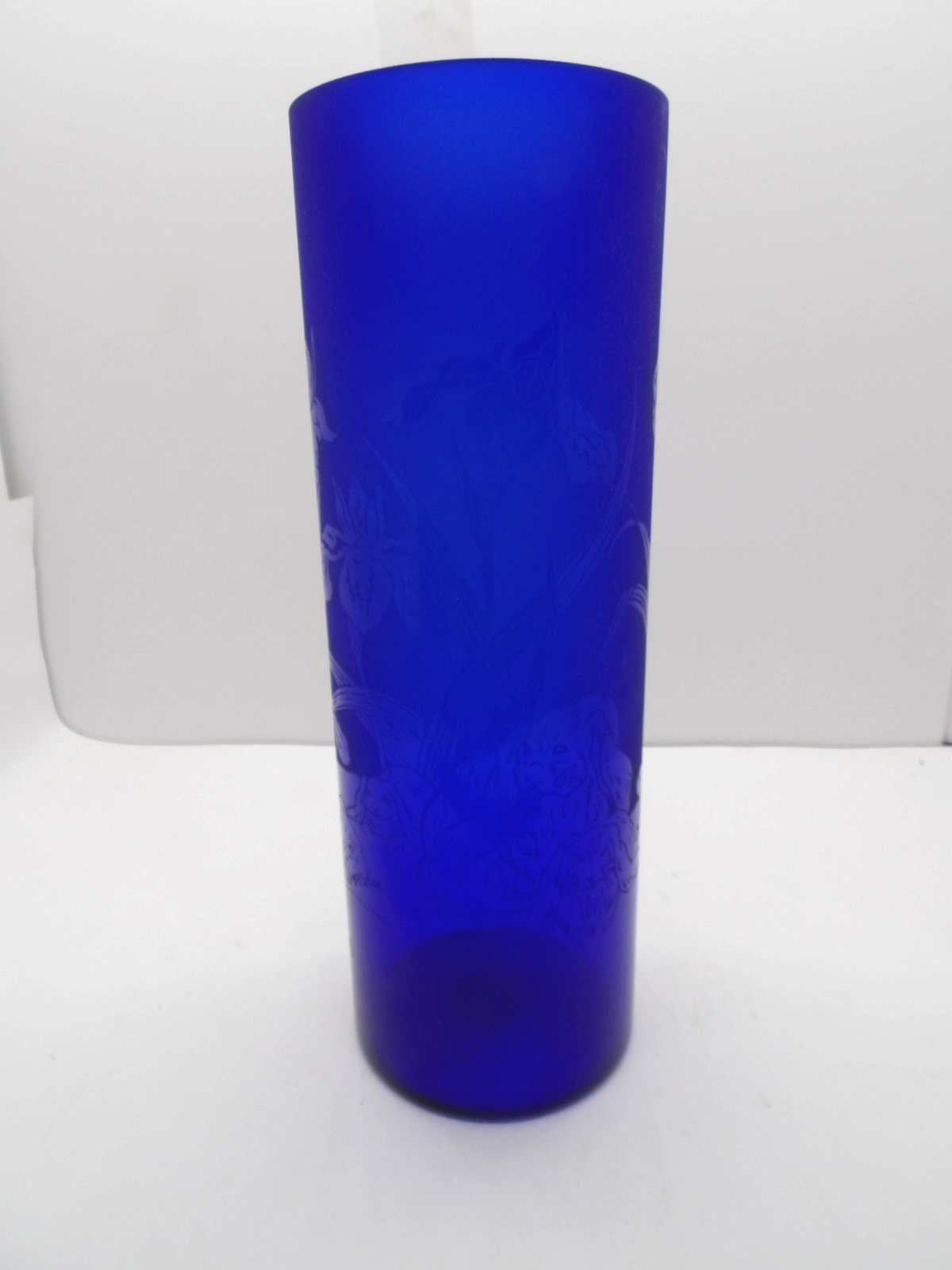 Vtg A&E Arthur Court Designs Blue Cameo Glass Vase Bunny Rabbits  12" Tall