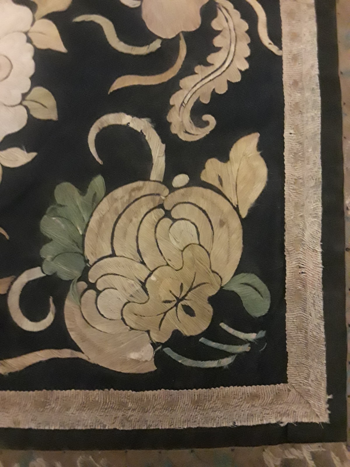 Antique Chinese silk Badge Huizhang