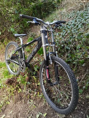 Saracen X-ile hardtail mountain bike rock jumper downhill X-Ram & Shimano