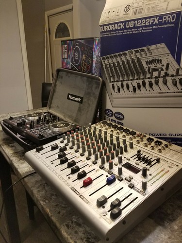 Numark Party Mix 2-Channel Digital DJ Controller w case and 16 channel mixer