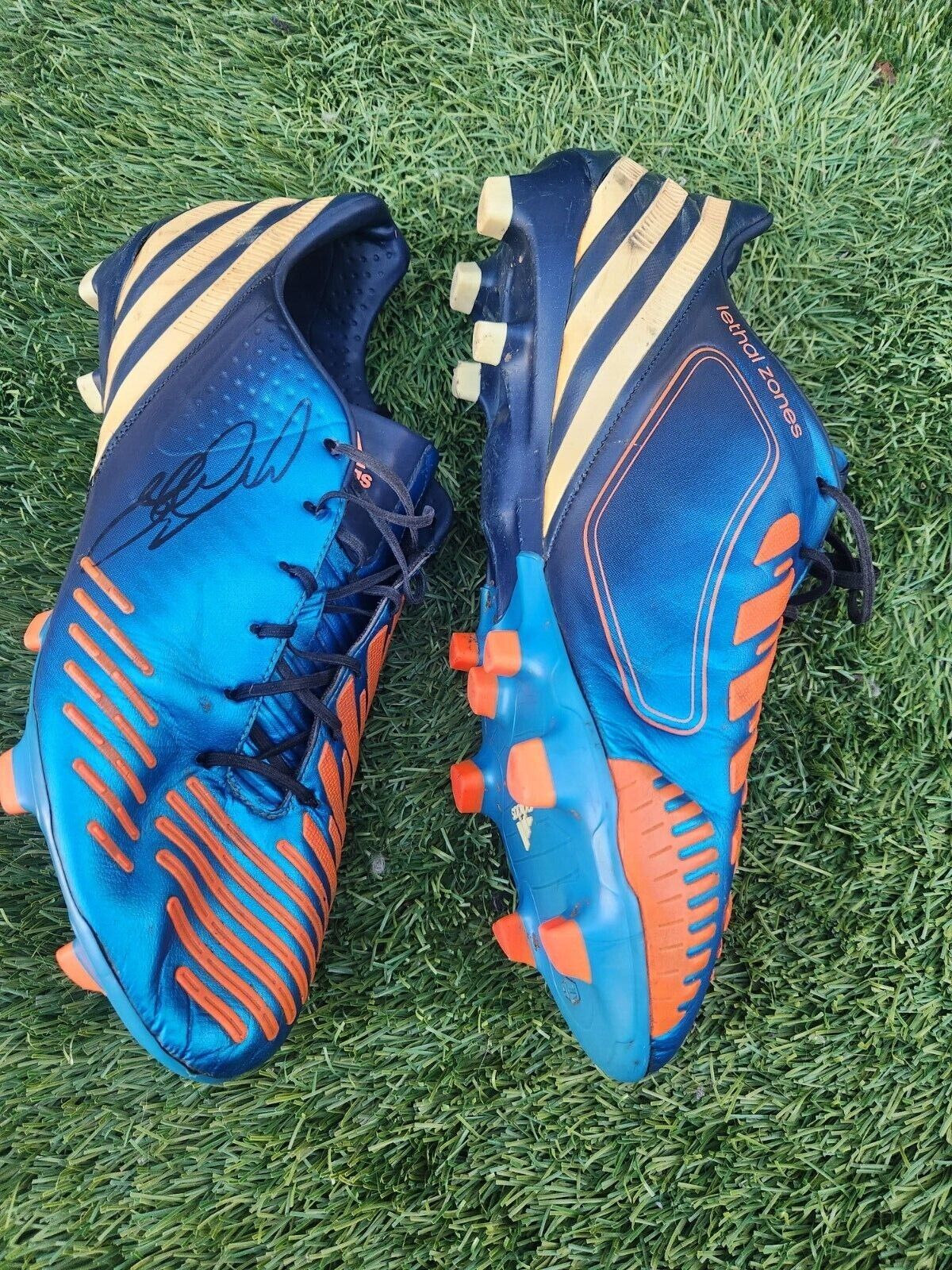 adidas predator lz trx fg Autographed Steven Gerrard size adidas predator lz trx fg Autographed Steven Gerrard size