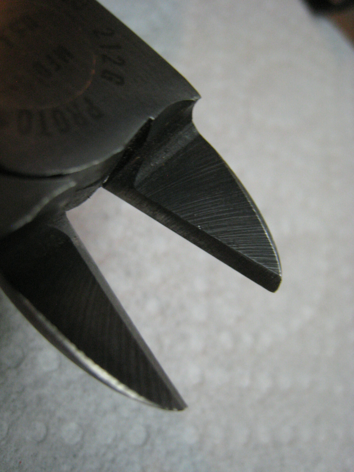 PROTO DIAGANOL PLIERS 212G  NOT FOR METAL CUTTING