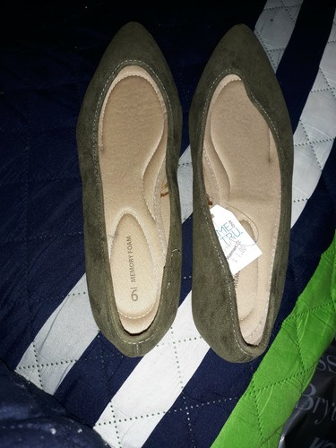 Womens size 9 Time & True Flats..Olive Green ...Brand New with tags...