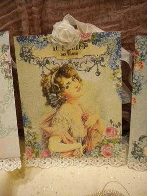 Hanging / Gift Tags Beautiful Shabby Vintage Women with Lace and Fabric Rose (4)