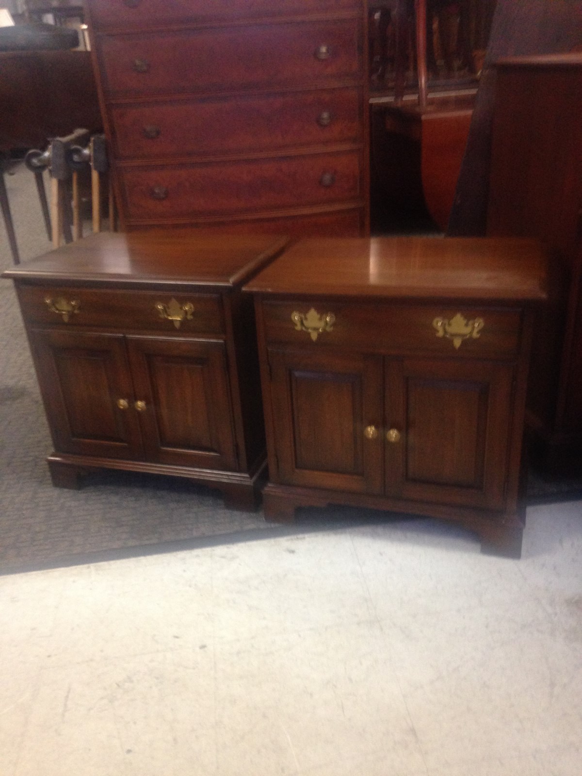 PAIR OF PENNSYLVANIA HOUSE VINTAGE CHERRY NIGHT STANDS--END TABLES