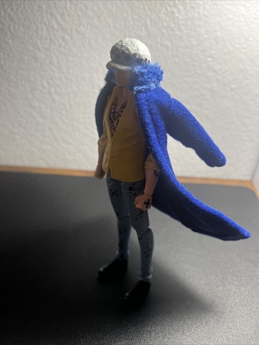 SU-OP-LAW: 1/12 Wired Blue Coat for SHF One Piece Trafalgar SU-OP-LAW: 1/12 Wired Blue Coat for SHF One Piece Trafalgar