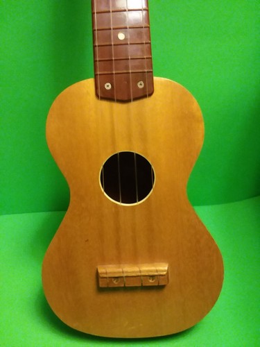 Harmony Ukelele, vintage Green Label Uke, Chicago U.S.A pat.# 627,412