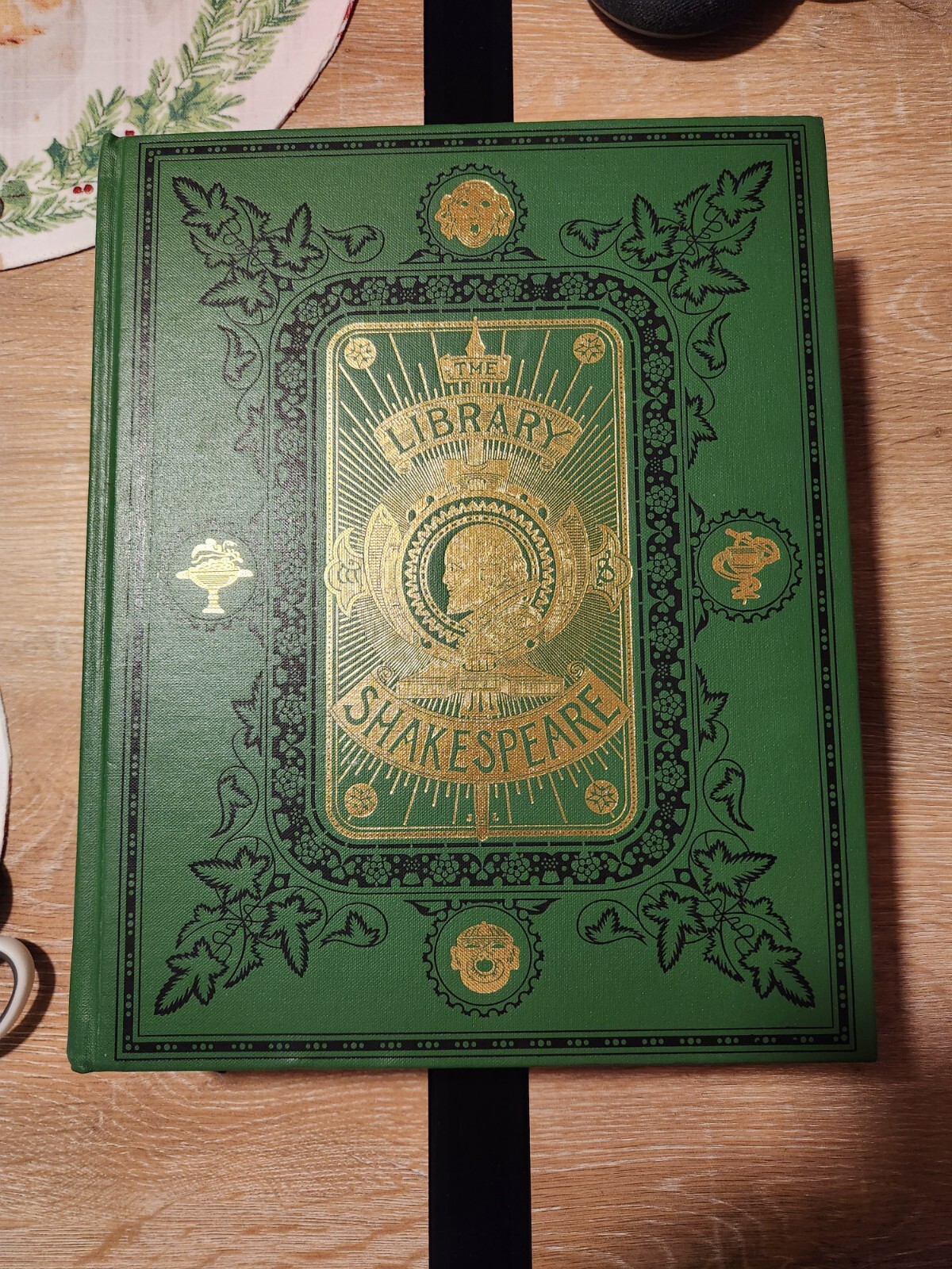 洋書　Shakespear’s Pound Illuminated Cantos Shakespear's Pound: Illuminated Cantos — Pallant Bookshop