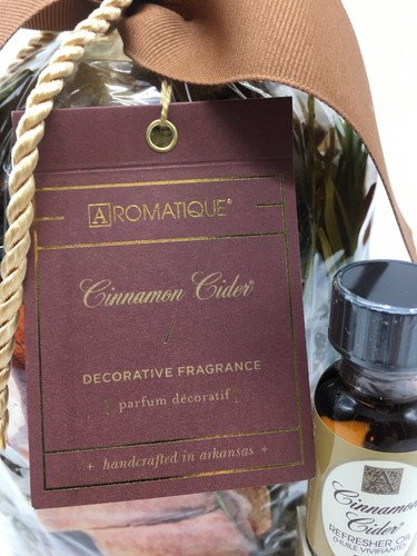 Aromatique Cinnamon Cider oil and 14oz bag potpourri