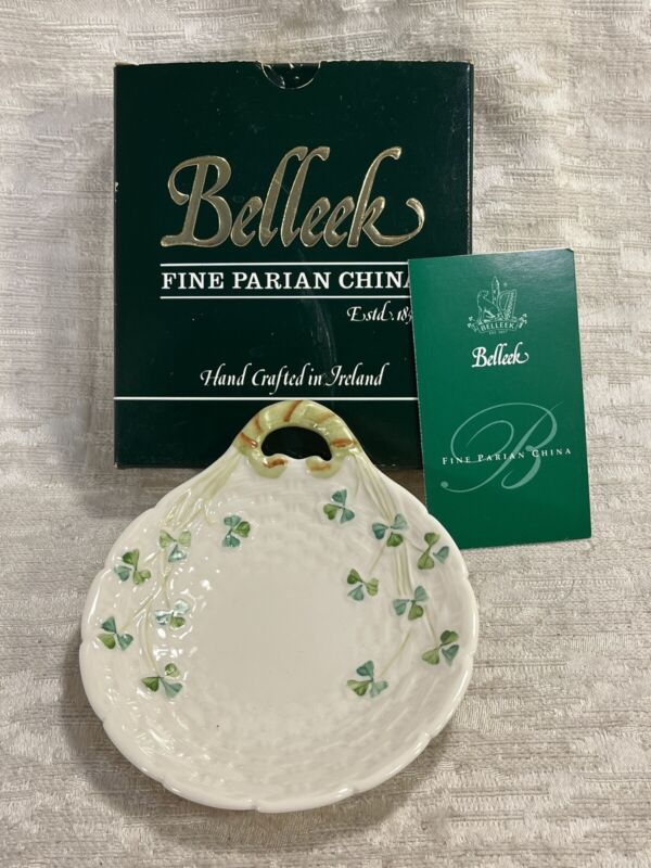 Belleek" Porcelain Butter Dish in Classic Shamrock Pattern IRELAND -- 6635