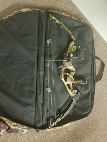 Hoyt MagnaTec Bow with case