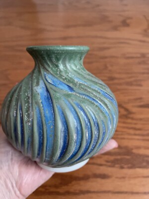 1999 Lisa Knaus Studio Ceramic Art Pottery Vase, Green Blue ~5x5  Signed