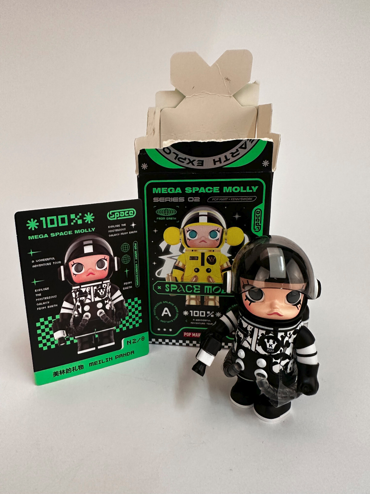 POPMART 400% SPACE MOLLY Meilin Panda 限定 MEGA SPACE MOLLY 400% PANDA | All MEGA - POP MART (United