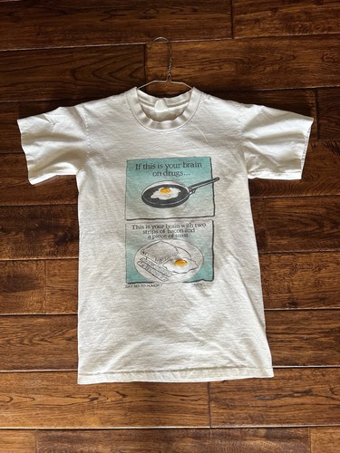 90s THIS IS YOUR BRAIN ON DRUGS NFL パロディ 90s This is your brain on Drugs T shirt | PALS.TOKYO