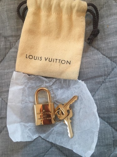 NEW SHINY Louis Vuitton Lock And Keys #322 With Dust Bag