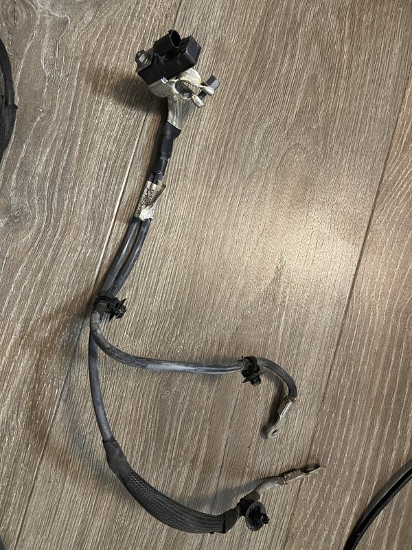 Peugeot 308 Sw Iii CÃ¢Ble De Batterie Positif 9838239880 1.5 Diesel 95kw 27511575