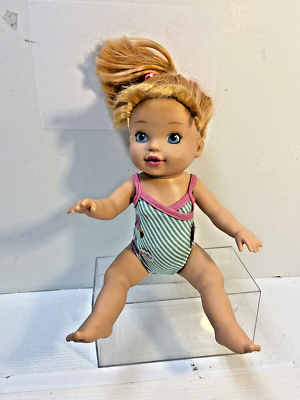 Baby born mommy look online i can swim
