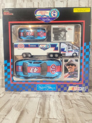 1992 STP Richard Petty Fan Appreciation Tour Racing Champions Die Cast Set New