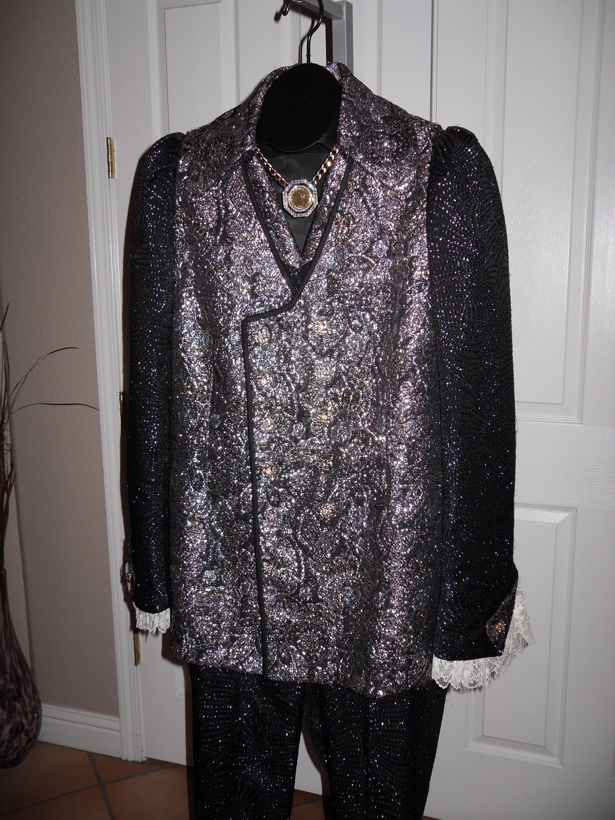 LIBERACE OWNED AND WORN STAGE AND TV COSTUME RARE!