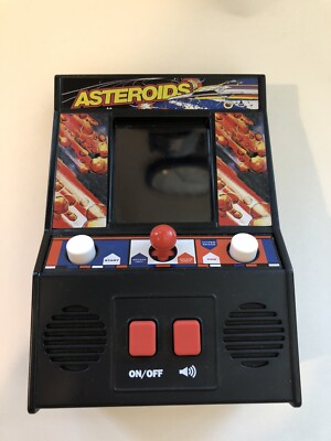 Asteroids Retro Mini Electronic Hand-held Game With Batteries. Works!