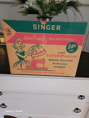 Vintage Singer Sewing Machine Sewhandy Electric with Box and Carry Case