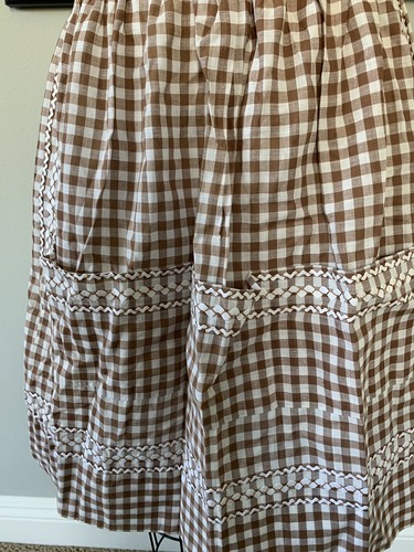 Vintage Apron Brown and White Gingham with RicRak Details and Pockets