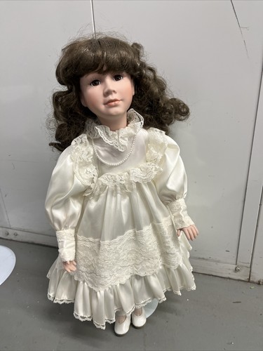Hello Dolly porcelain doll 1989 18” Stand Vintage. SC8k | eBay