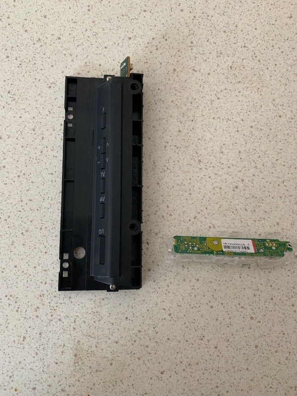 Clavier Et Ricevitire De Signal Tnpa5378 (1) Ka Panasonic Tx-L42e3e