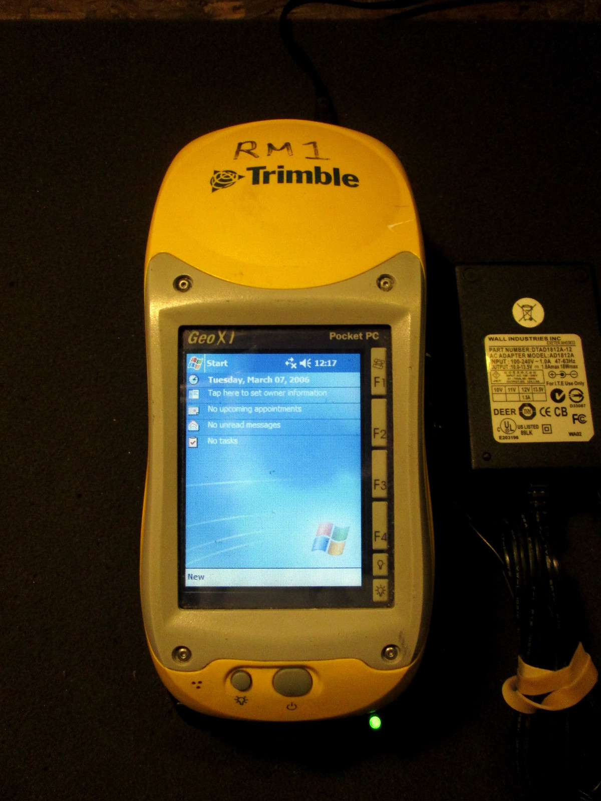 Trimble 50950-20 GeoXT Pocket PC GeoExplorer With Charger Dock & Power Adapter
