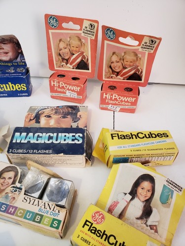Lot of 30 Flashbulb Flashcubes Magicubes In Boxes Loose Random Mixed Lot NOS