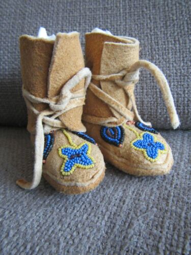 Vintage Authentic Native American FLORAL Beaded Moccasins~Infant size!