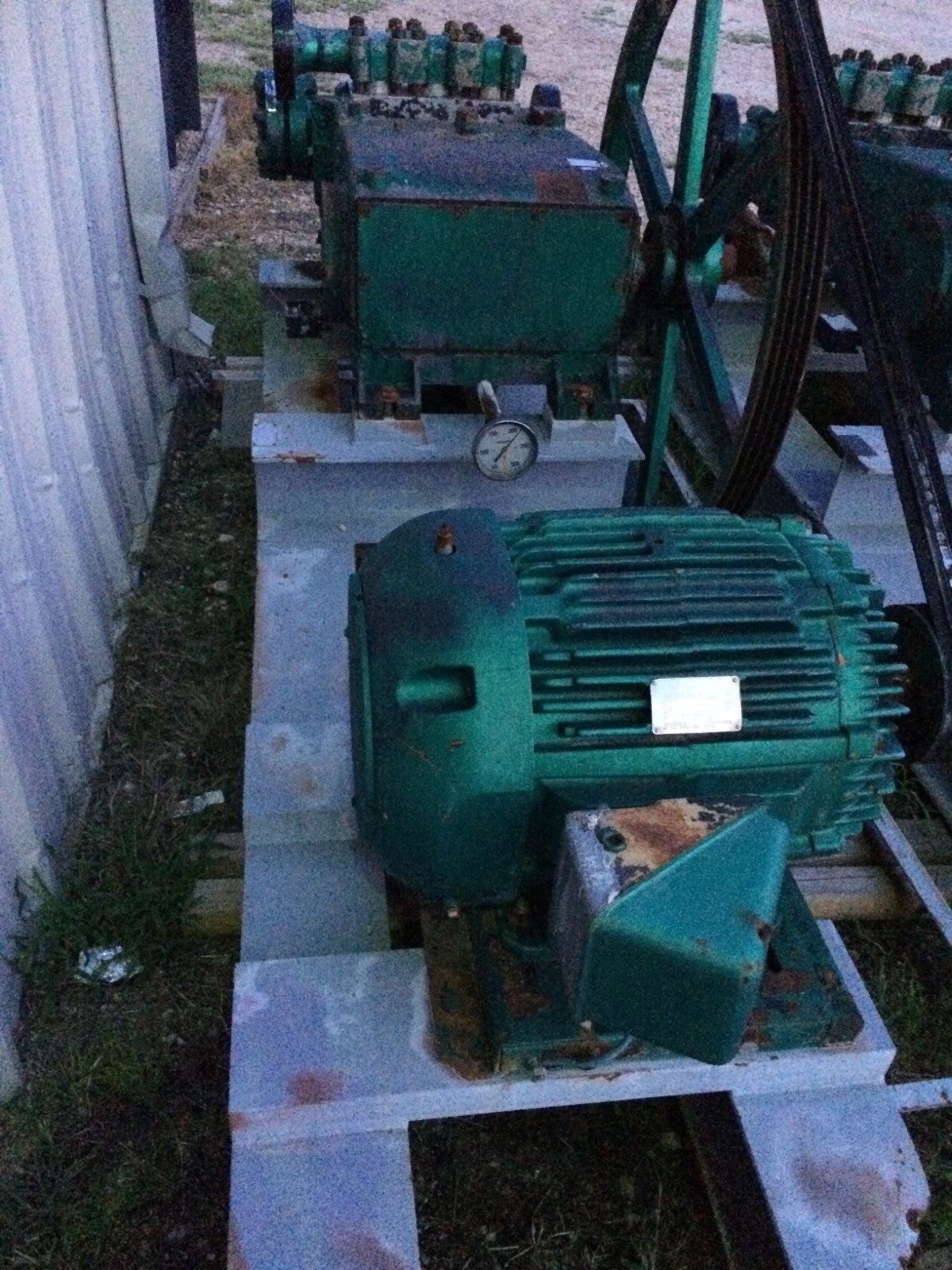 Ingersoll-Rand HS3 Triplex Pumps [2] matching pumps, motors