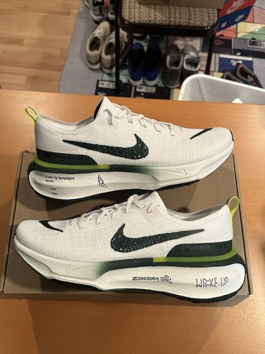 NIKE - Kirin Nike MEN'S Air Zoom Vapor x Kyrie V CLOVER METALLIC GOLD