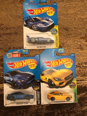 2016 Ford Shelby GT350 Mustang Track Attack Race Car #12 Greenlight Hobby 1:64