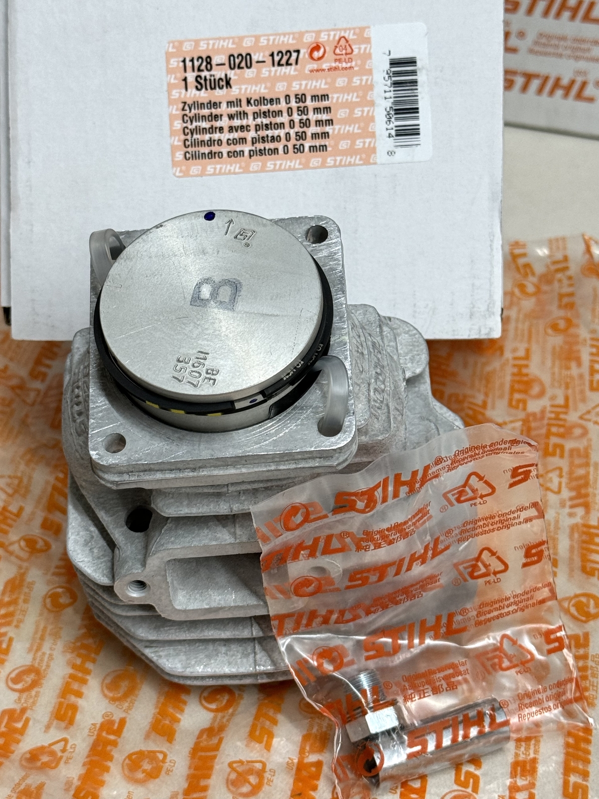 STIHL OEM CYLINDER WITH PISTON KIT 1128 020 1227 044R MS440 MS440R MS440-VW 50mm - Picture 1 of 4