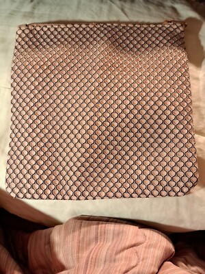 ipsy bag only 7'' X 8''