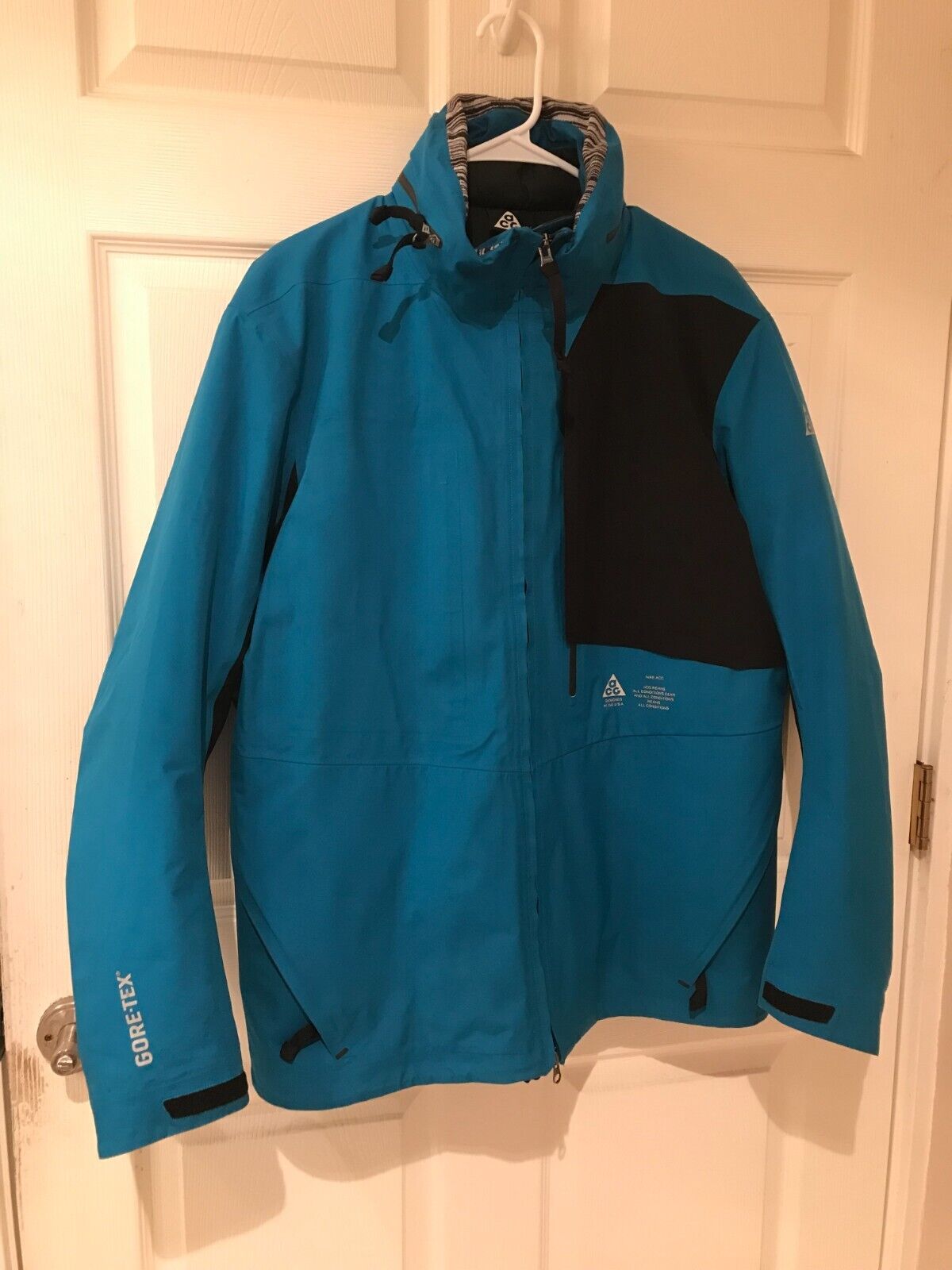 Nike Nikelab ACG 2 In 1 System Gore-Tex Jacket with Liner Nike Nikelab ACG 2 In 1 System Gore-Tex Jacket with Liner