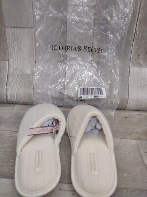 Victoria s Secret Slippers White Size New With Tag