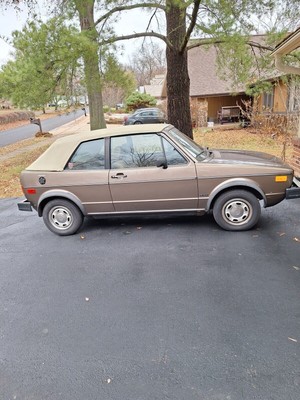 Owner 1984 Volkswagen Rabbit Brown FWD Automatic DELUXE