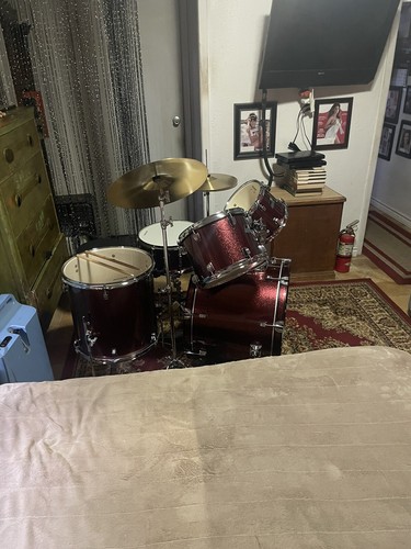 THE BACKBEAT made in ＵＫ $325 Ludwig BackBeat Complete 5-piece drum set with hardware