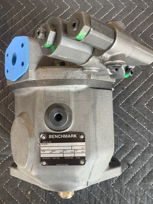 benchmark AA10VS028DR/31R hydraulic pump.   3 Available