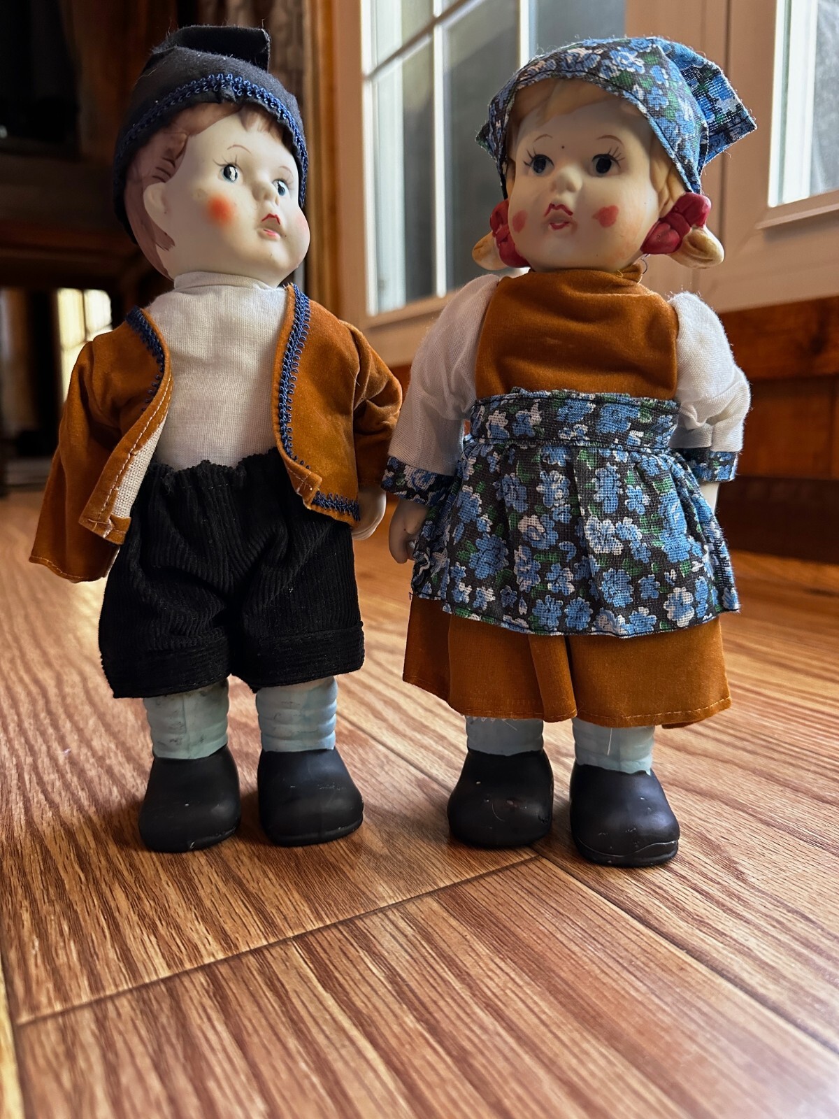 Vintage Oumlet Hansel Bisque Porcelain Doll Strung Joint 10 inches tall boy&girl