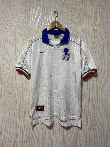 サッカーイタリア代表 1996 AWAYユニフォーム NIKE ITALY 1995 1996 AWAY FOOTBALL SHIRT SOCCER JERSEY NIKE sz M