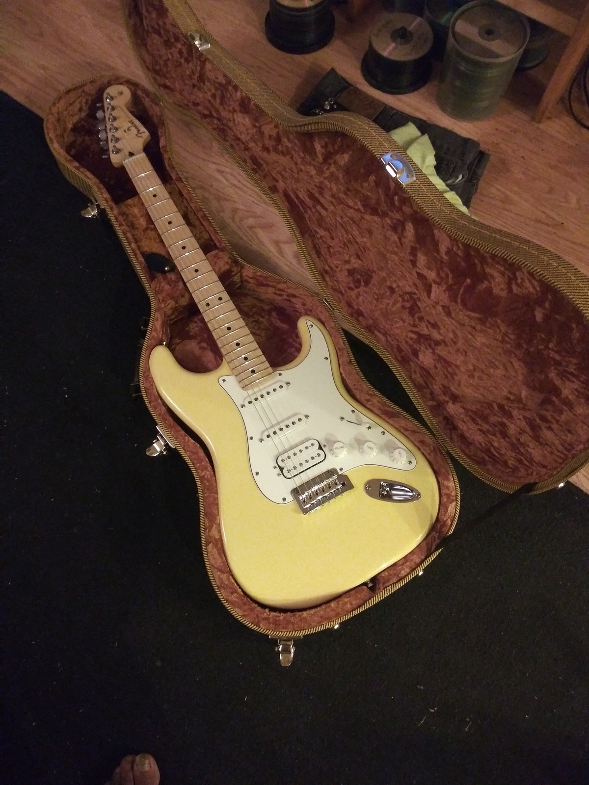 Fender Player Stratocaster HSS Maple BCR Butter Cream