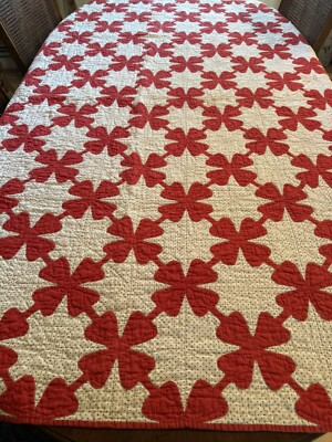Antique 4 Leaf/heart applique Quilt Hand & Machine Stitched Red Wht & Blue