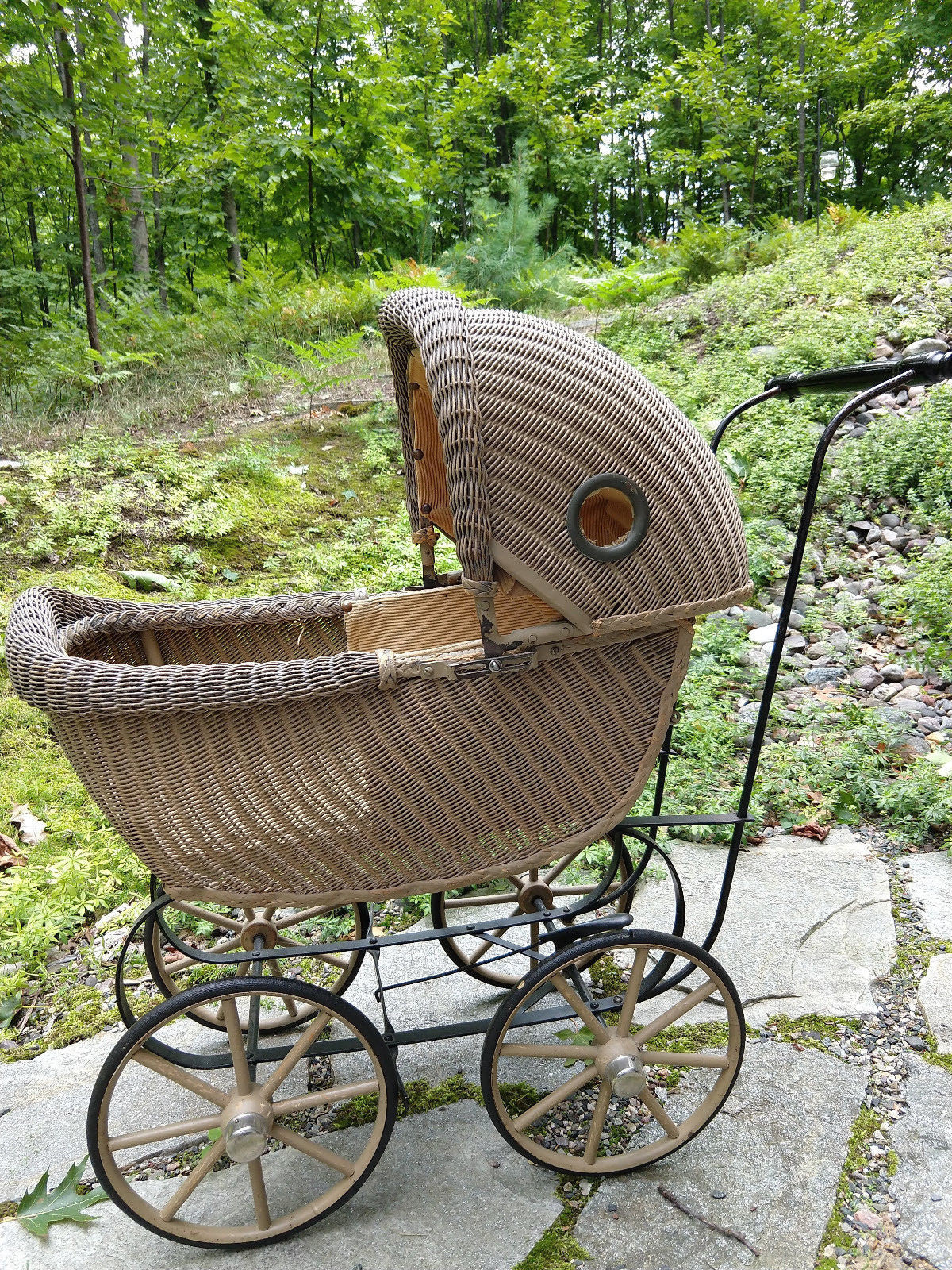 Antique Wicker Baby Doll Buggy Carriage Stroller Original Condition Very Clean