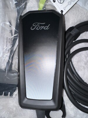  NEW FORD F150 LIGHTNING MACH-E 32A EV CHARGER And has NEMA 5-15 14-50 PLUG  