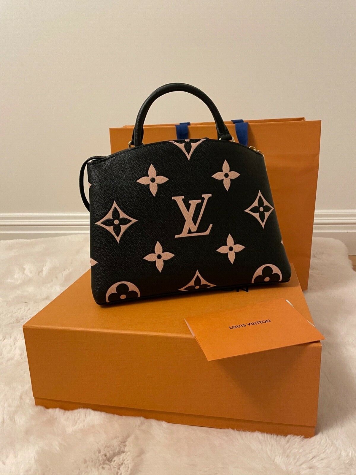入手困難★希少品♪【LOUIS VUITTON】Petit Palais Monogram Petit Palais Bicolour Monogram Empreinte Leather - Handbags